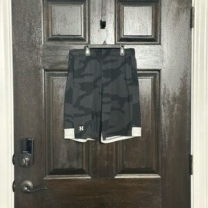 Under Armour Youth Black Camo Shorts Large